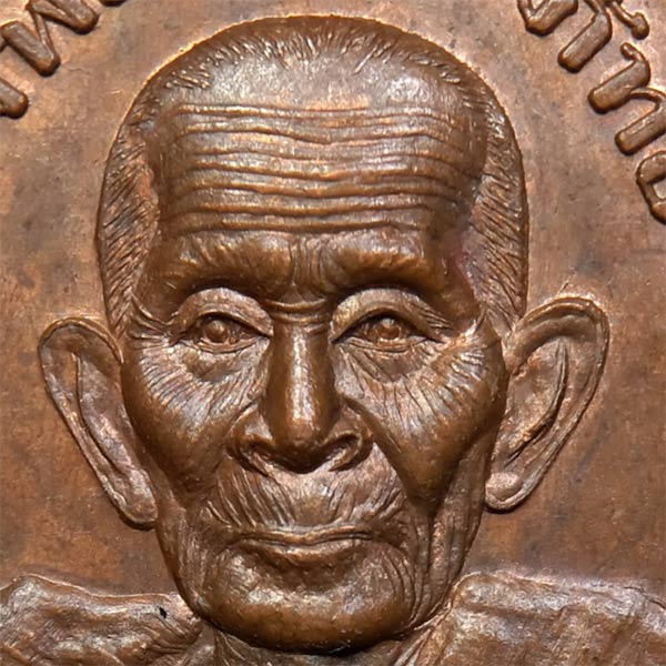 เลนส์มือถือ เลนส์มาโคร Max Macro 105 mm ซูมถ่ายพระเครื่อง คิ้ว ขนตา เล็บมือ ดอกไม้ แมลง ถ่ายวิดีโอได้