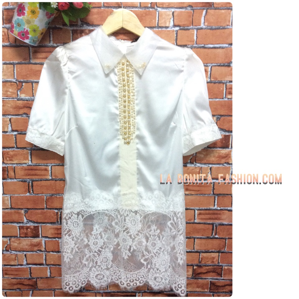 เสื้อซาตินเนื้อนิ่มลื่น ชายเสื้อตัดต่อด้วยลูกไม้เนื้อนุ่ม