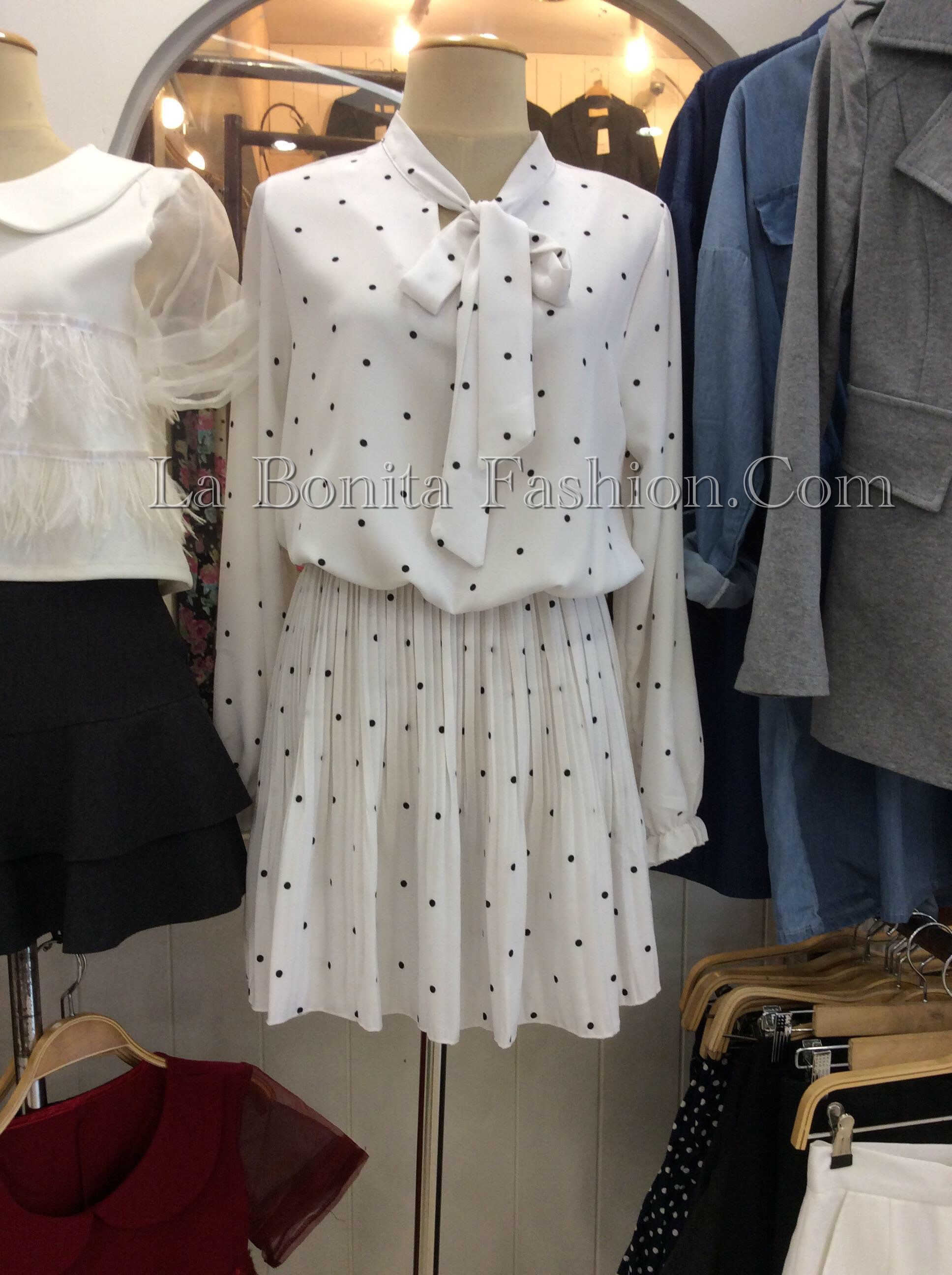 เดรสลายจุดโพกะดอทแต่งโบว์ที่คอ