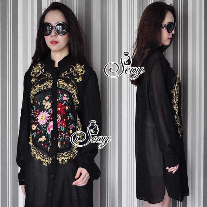 เชิ้ตตัวยาวเนื้อผ้าชีฟองอย่างดี ด้วยดีเทลงานปักแนววินเทจช่วงกลางเสื้อ