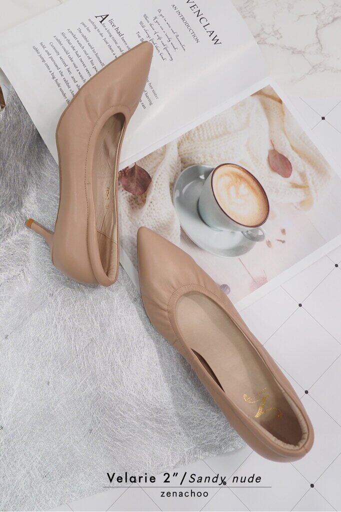ทรงปกติ เปลี่ยนไซส์ได้ ไม่รับคืน รุ่นขายดี Zenachoo Velarie2 สูง 2 นิ้ว สี Sandy nude รองเท้าหนังแกะแท้ หัวแหลมหน้ากว้าง