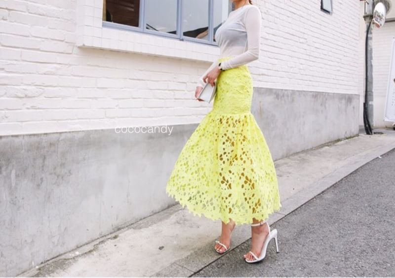 Lace Maxi Mermaid Skirt กระโปรงยาวทรงเมอร์เมดเข้ารูปช่วงเอวกับสะโพกปล่อยชายยาวสวย เนื้อลูกไม้อย่างดีเนื้อหนาสวยมากด้านในบุซับในเนื้อผ้ายืดนิดๆทรงสวยมากฮ้าฟ เกาหลีฮิตมาก มันแมชกับเสื้อผ้าสวยลุคหรูขึ้นทันที ต้องมีนะค้าจับจองด่วนจ้ามีให้เลือก2 สีจ้า