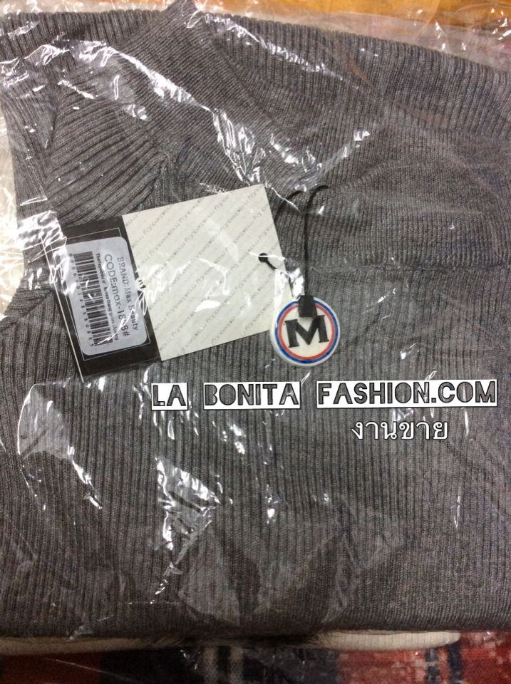 Chanel ปาดไหล่ไหมพรมร่อง รับลมหนาวเบาๆ มาพร้อมเข็มขัด chanelขนมิ้ง ทรงสวย