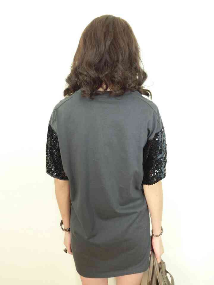 เดรสผ้ายืด/ หรือเสื้อตัวยาว สกีนลาย แขนปักเลื่อมวิ้งค่ะ