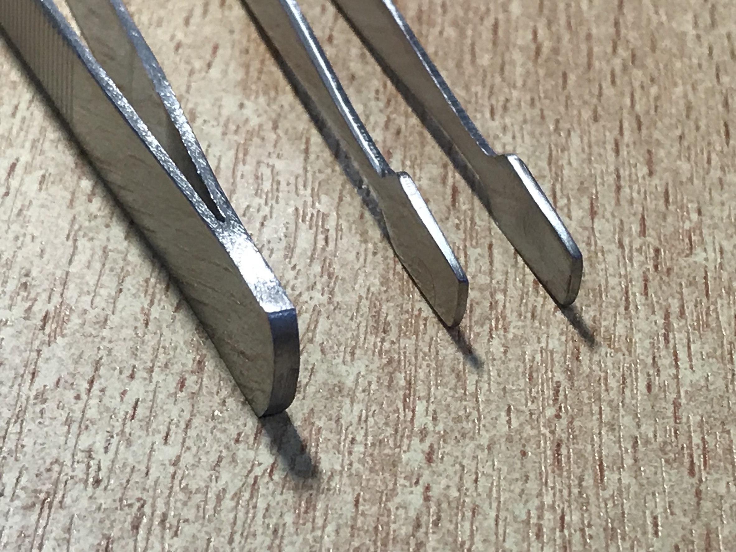 ปากคีบแสตมป์ ที่คีบแสตมป์ (Made in China) ยาว 11 cm.