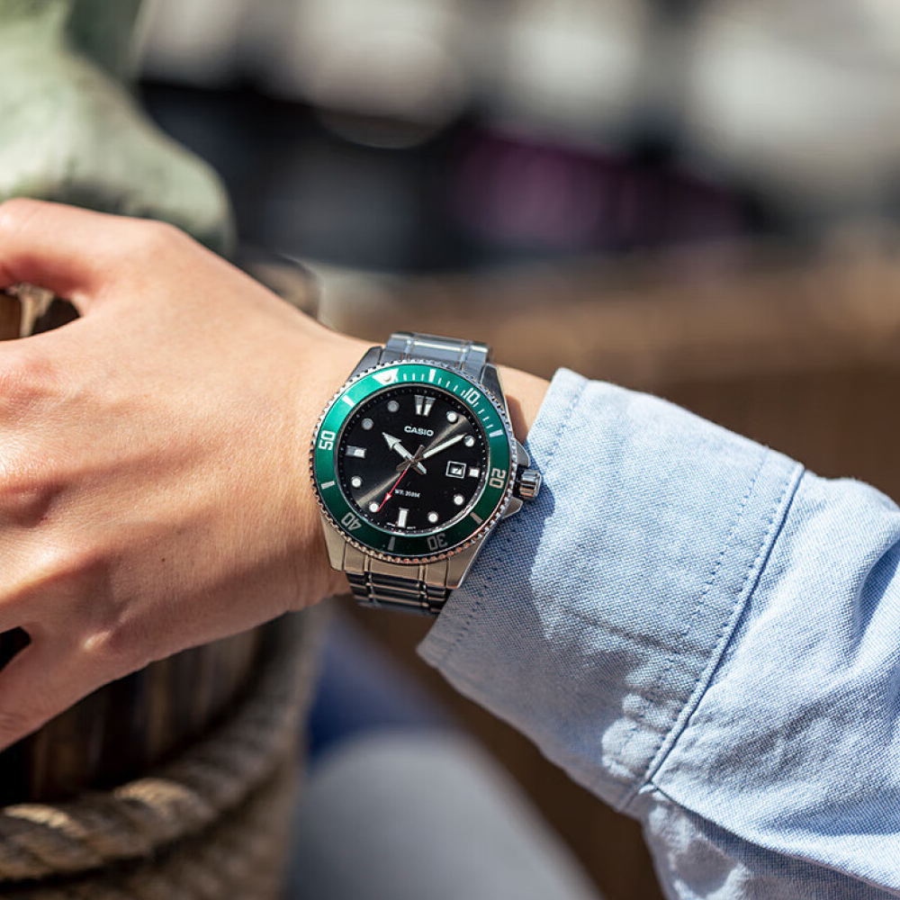 นาฬิกาข้อมือ Casio Standard Men MDV-107D สายแสตนเลส MDV-107D-1A1 MDV-107D-1A3 MDV-107D-1A3 MDV-107D-3A MDV-107D-3A2 MDV-107D-5A MDV-107D-7A MDV-107D-8A