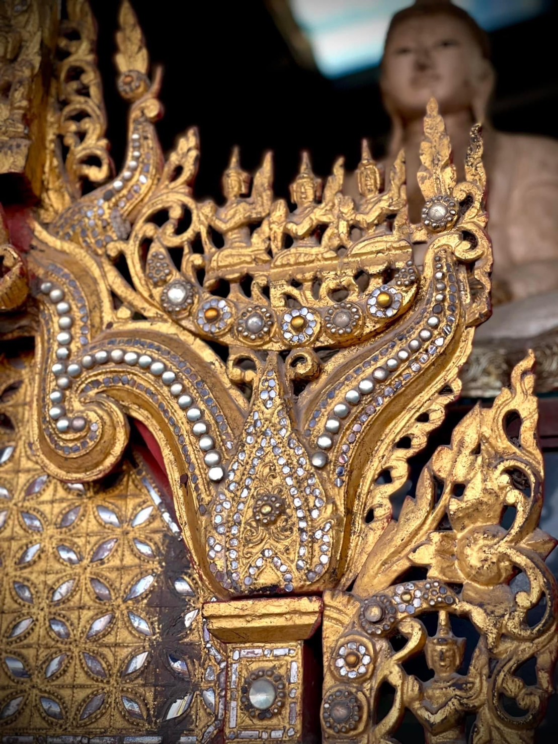 ธรรมมาสโบราณ ธรรมมาสพม่าแกะสลัก ประดับกระจกปิดทองแบบโบราณ
