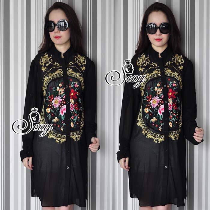 เชิ้ตตัวยาวเนื้อผ้าชีฟองอย่างดี ด้วยดีเทลงานปักแนววินเทจช่วงกลางเสื้อ