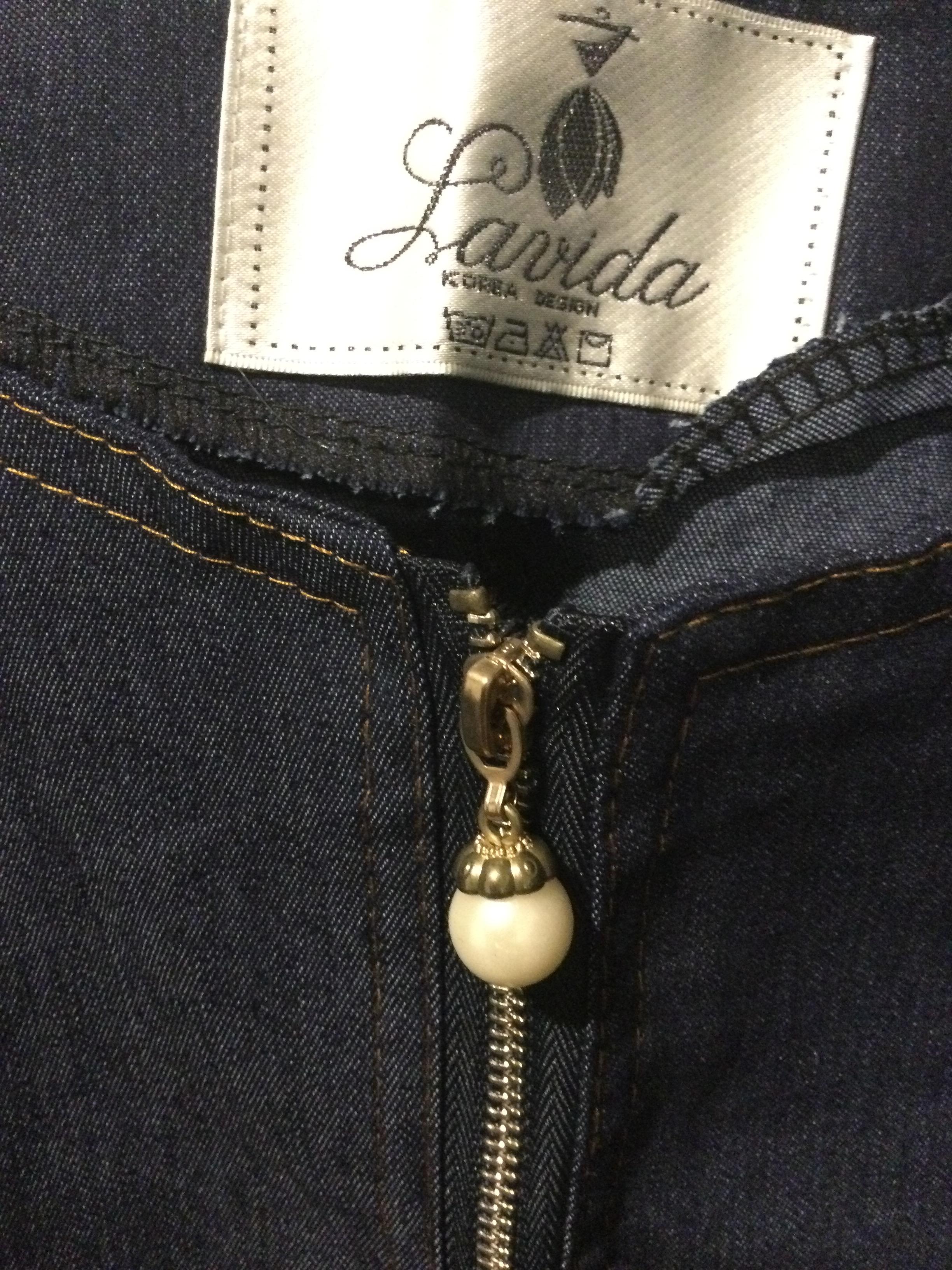 เซตเสื้อผ้าdenim แขนกุดแต่งซิปมุกด้านหน้า มาพร้อมเดรสตัวยาวผ้ายืดใส่สบายลายขาวดำเข้าเซตใส่แบบรูดซิปคลุมหรือแบบปล่อย