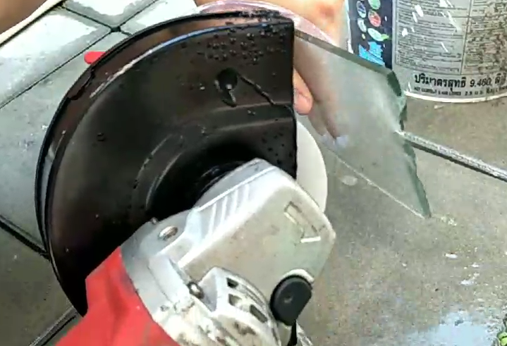 G18 บังใบดักฝุ่น+มีน้ำหล่อ+ปั๊มน้ำ สำหรับหินเจยีร 4 นิ้ว หมดฝุ่นงาน เซาะร่องปูน งานตัดกระเบื้อง