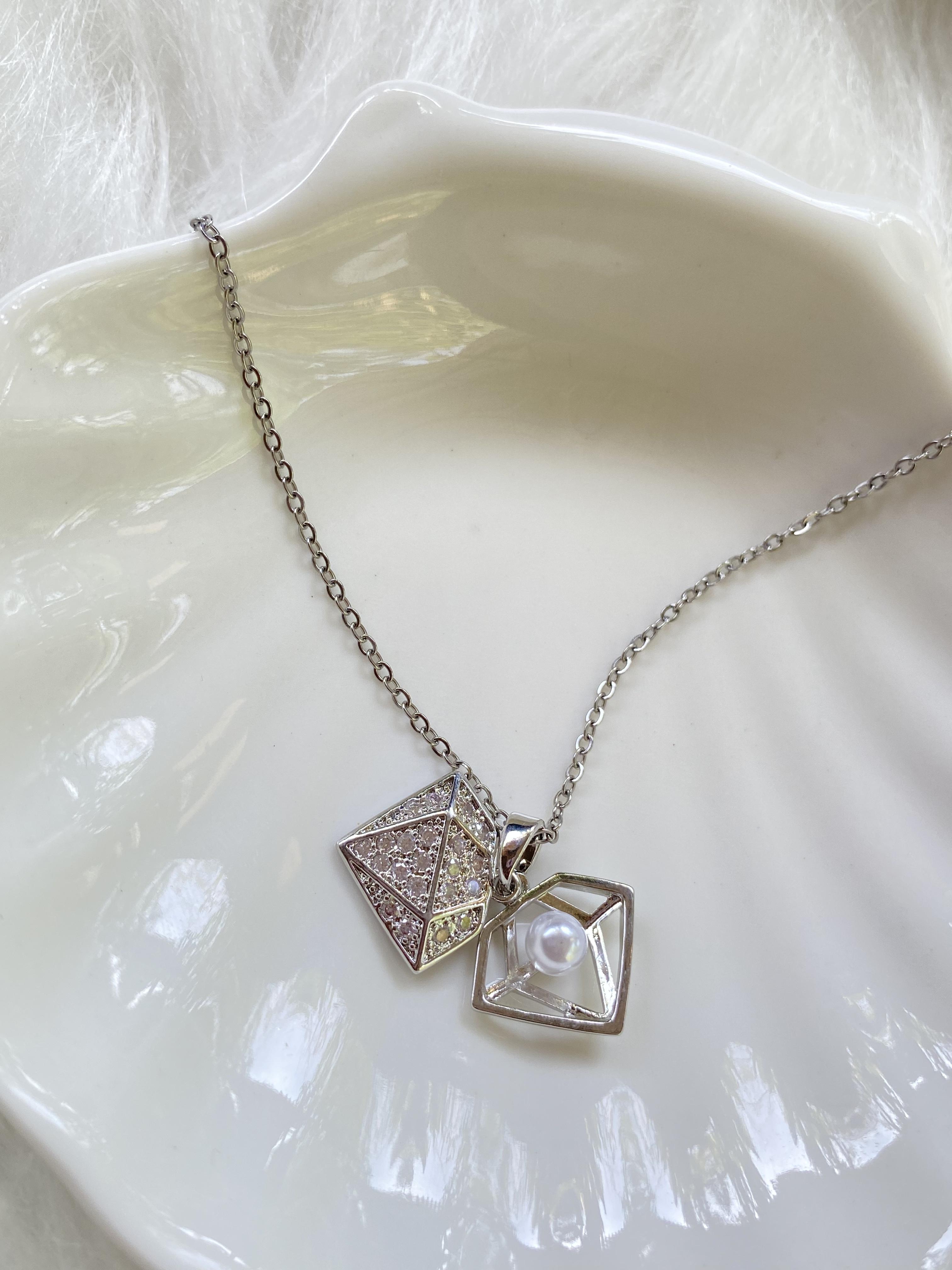 “เช็คสินค้าทัก line ก่อนโอนนะคะ”Dia