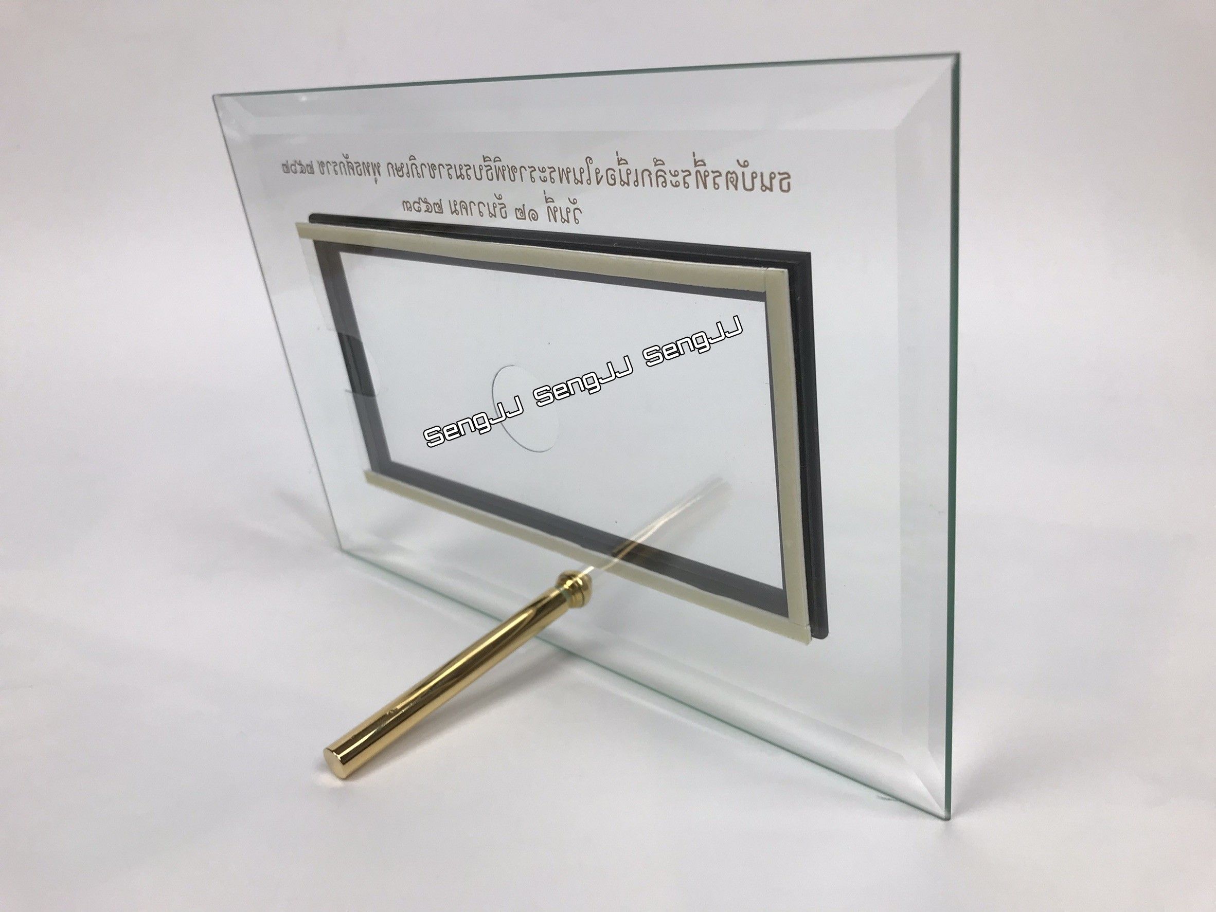 กรอบกระจกใส่แบงค์ (กรอบอย่างเดียวไม่มีแบงค์) ธนบัตร 100 บาท ที่ระลึกพระราชพิธีบรมราชาภิเษก รัชกาลที่ 10 พ.ศ.2562