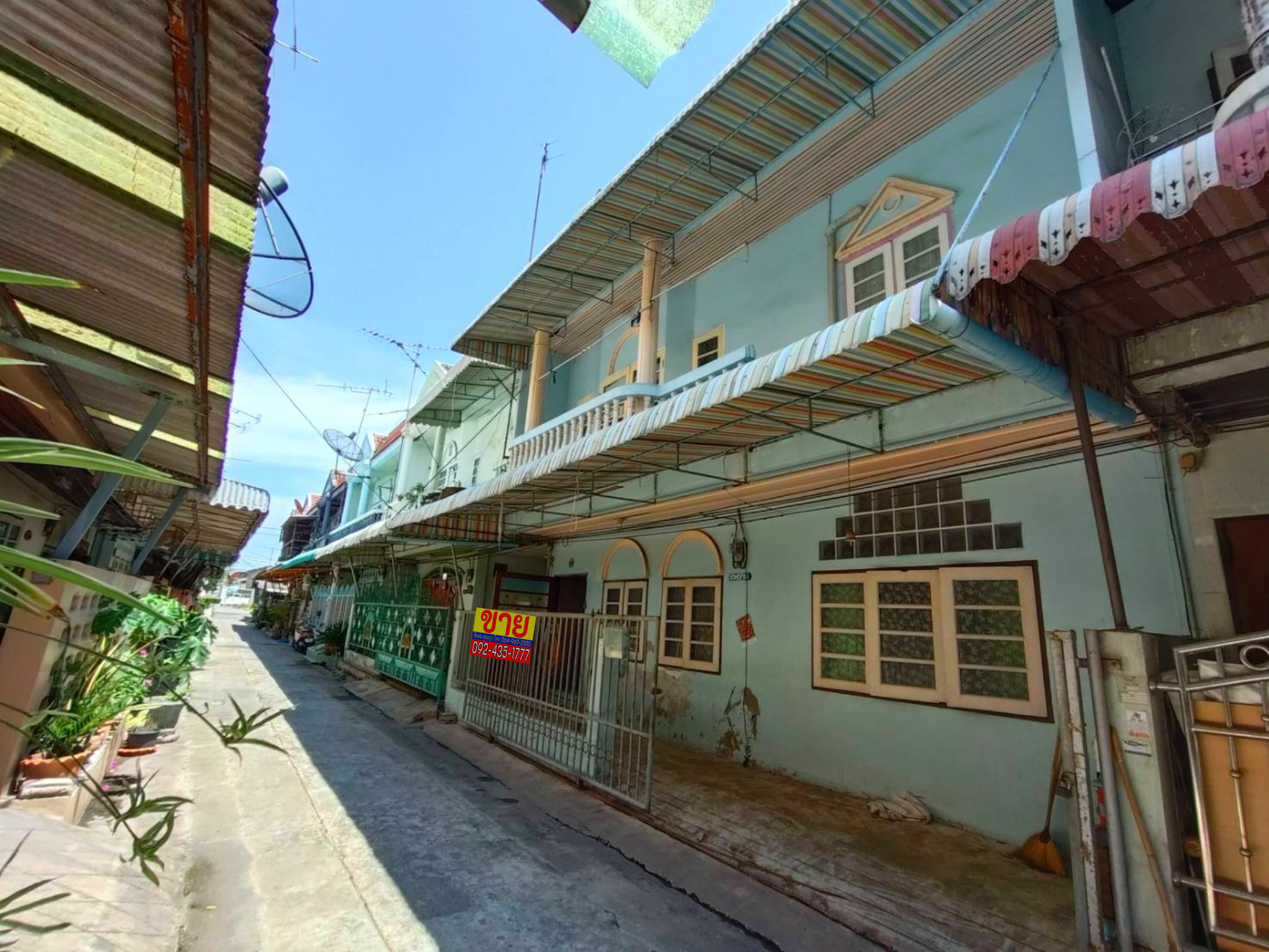 ทาวน์เฮ้าส์ 2 ชั้น มหาชัย ถ.เดิมบาง สถานีรถไฟคลองจาก ถ.พระราม 2 เมืองสมุทรสาคร ขายถูก 19.8 ตร.ว. ทำเลใจกลางเมืองมหาชัย