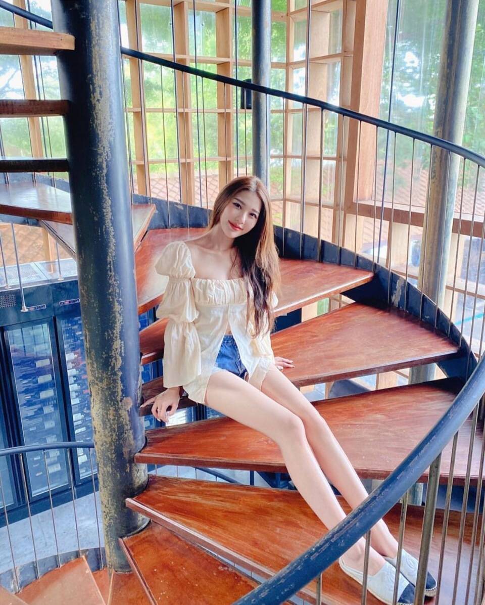 เสื้อแบบคุณญาญ่าใส่ ผ้าเหมือนที่คุณญาญ่าใส่เป๊ะๆ