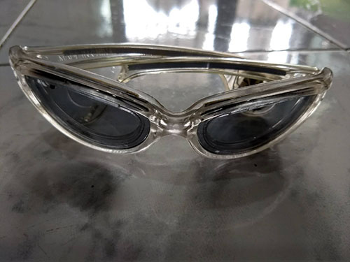 แว่นตาเรืองแสงมีไฟ LED กระพริบ 3 โหมด แบบใส มีเลนส์กันแดด มีไฟ 3 สี