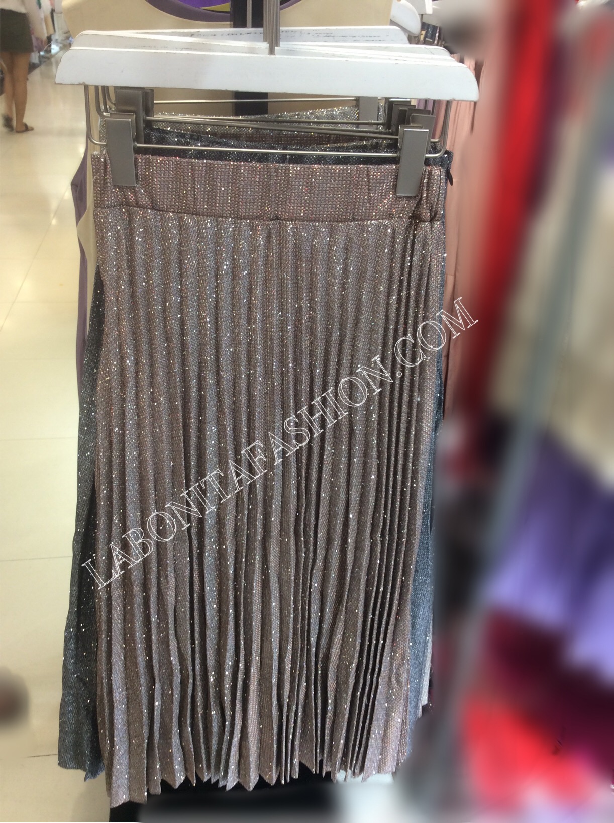 ส่งฟรี!! กระโปรงอัดพลีทผ้ากลิตเตอร์ เลื่อมๆวิ้งๆ