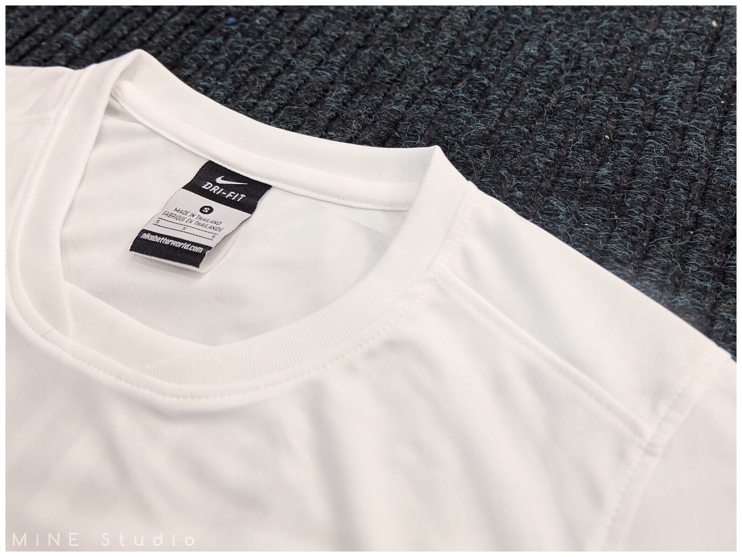 เสื้อยืดมีสกรีนหลังCOCO 5 แบบคุณพลอยใส่