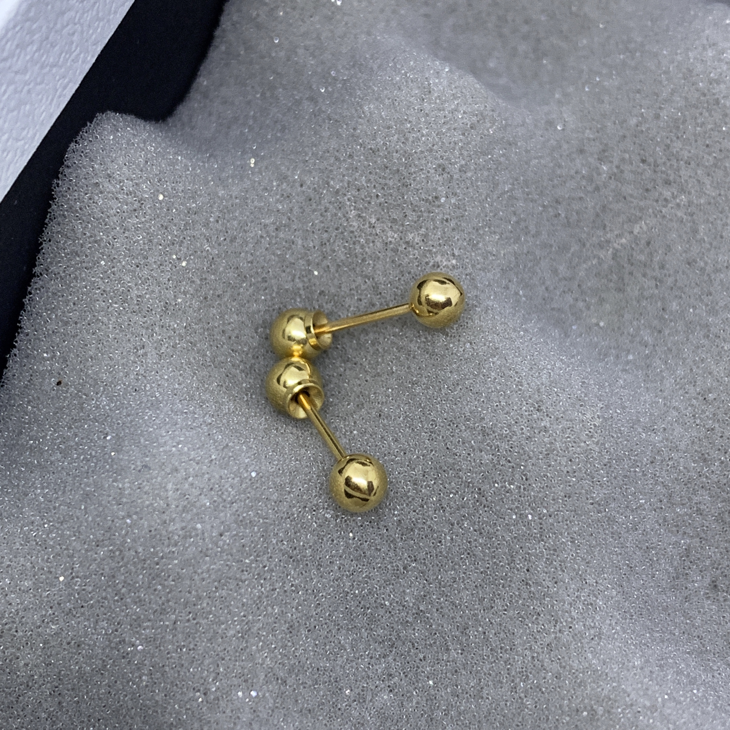 (สำหรับเจาะ)แป้นหมวก สแตนเลสเกรดการแพทย์ Ball 4 mm แพคเกจปลอดเชื้อ ปลอดภัย100%