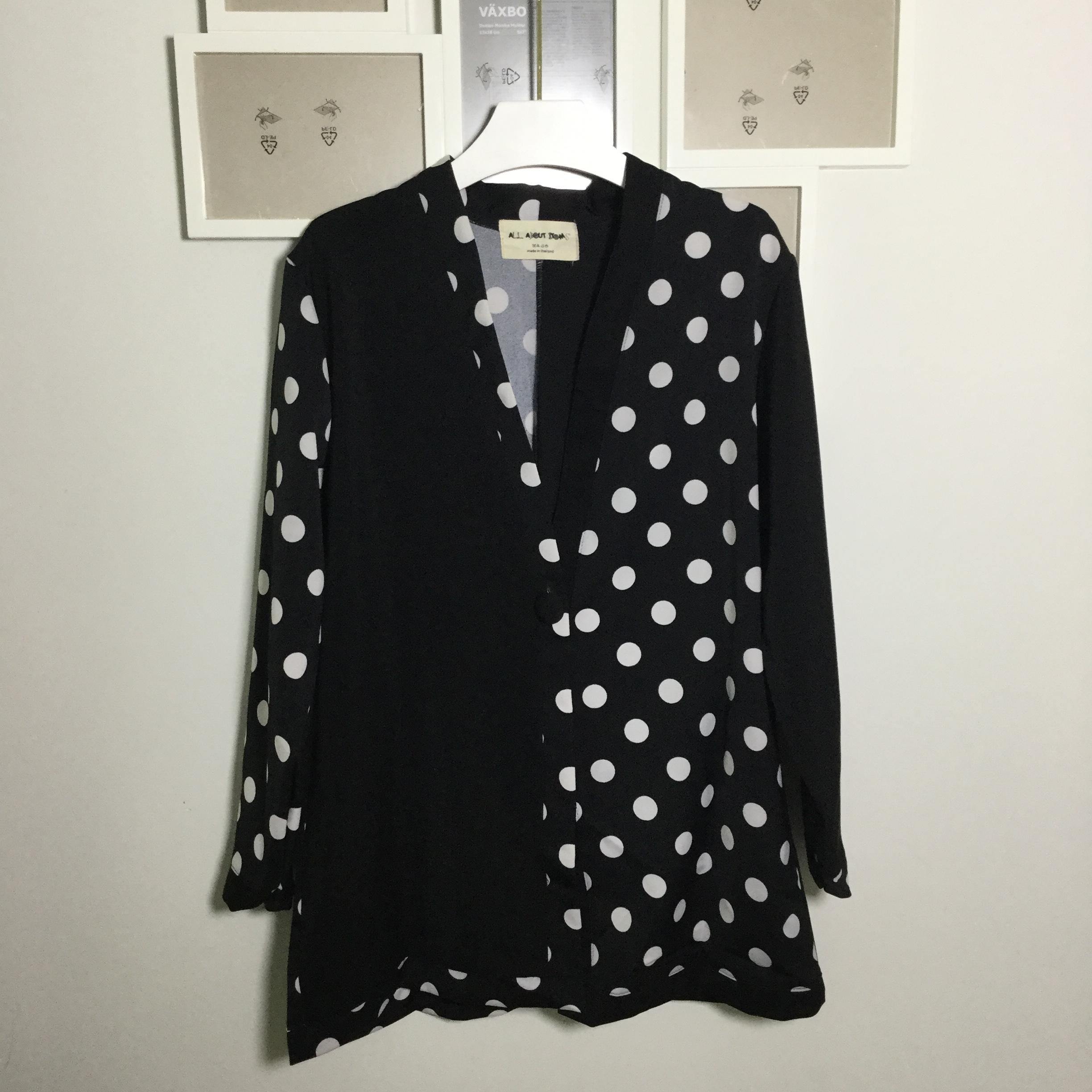 เบลเซอร์สูทสวยๆ ใส่ทำงานก็ได้ ใส่เที่ยวก็สวย เสื้อสูทลายจุดเก๋ๆ