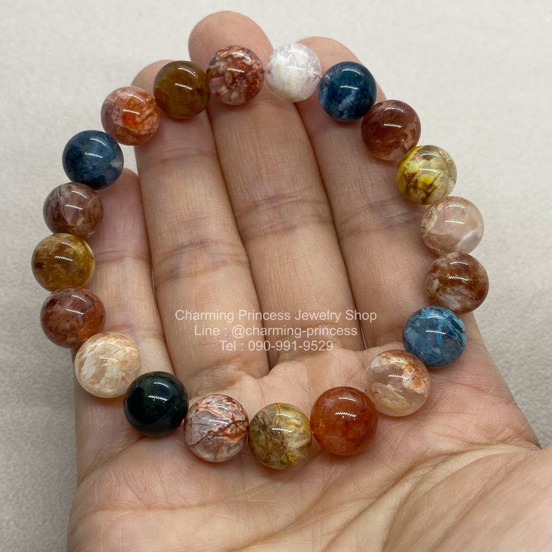 Sericite เซริไซต์ 10 มม เป็นตัวแทนทรัพย์สินและความร่ำรวย หินมงคลที่ช่วยดึงดูด เจริญก้าวหน้า รวมถึงทรัพย์สินเงินทองมาสู่ผู้ครอบครอง ช่วยนำพาชัยชนะและความสำเร็จในด้านสุขภาพ ช่วยทำให้ผ่อนคลายหายเครียดจากเรื่องต่างๆที่แบกเอาไว้อยู่ให้เบาลงและหายไป ทำให้ผู้ท ส