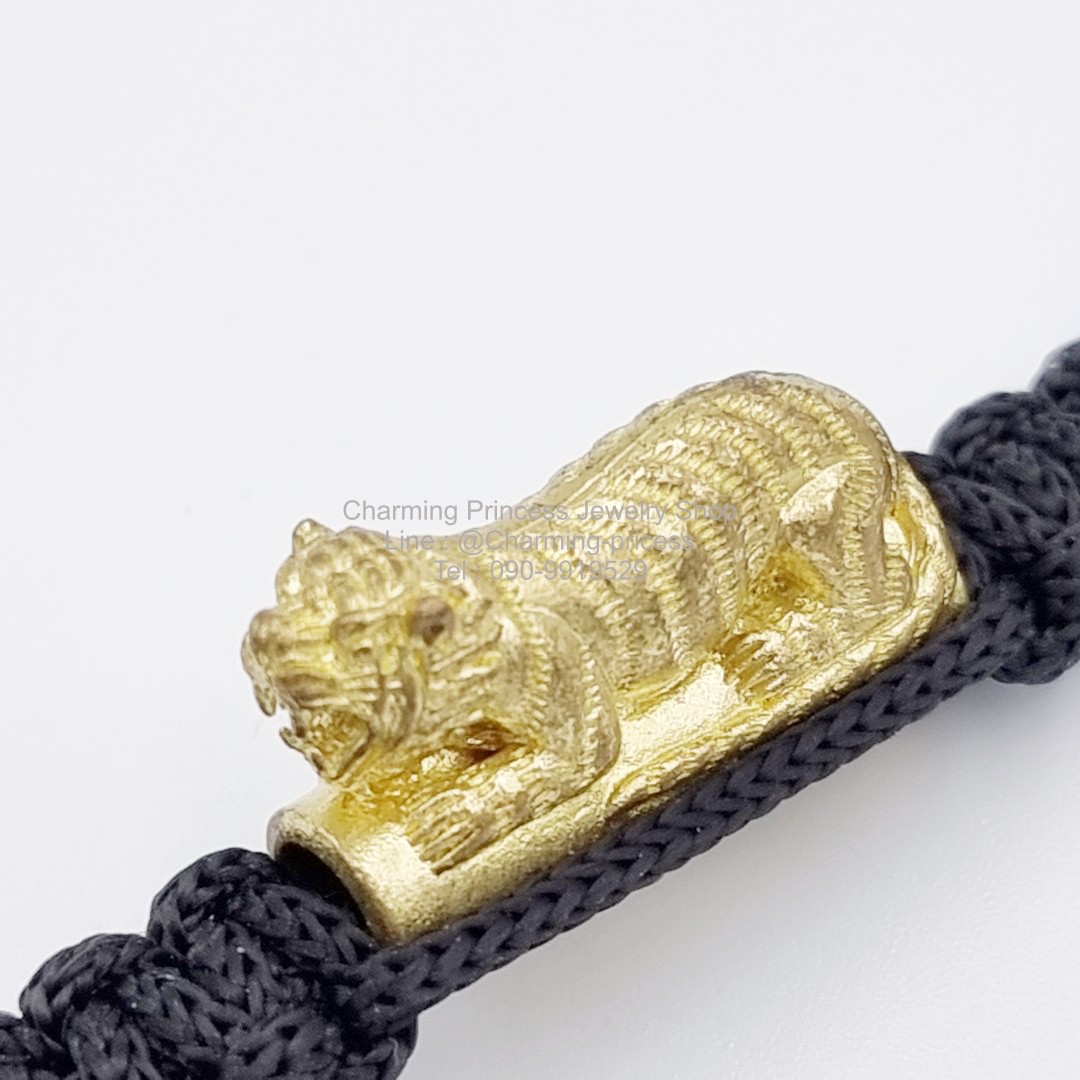 ข้อมือตะกรุดพญาเสือมหาอำนาจ เหมาะกับการติดตัวเพื่อแคล้วคลาด มหาอำนาจ และกำจัดอุปสรรคทั้งปวง หลวงพ่อเปิ่น วัดบางพระ จ นครปฐม