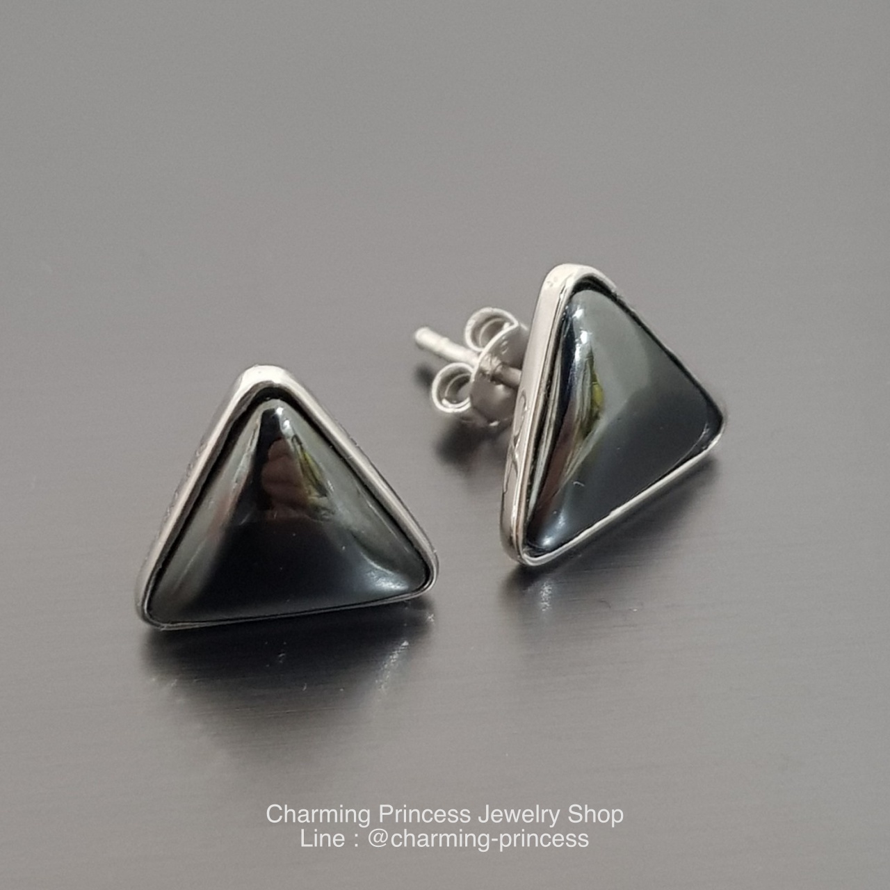 ต่างหูเงินแท้เฮมาไทต์รูปสามเหลี่ยม ขนาด 10 มม หรือ 1 ซม Hematite Trillion Sterling SIlver Earrings