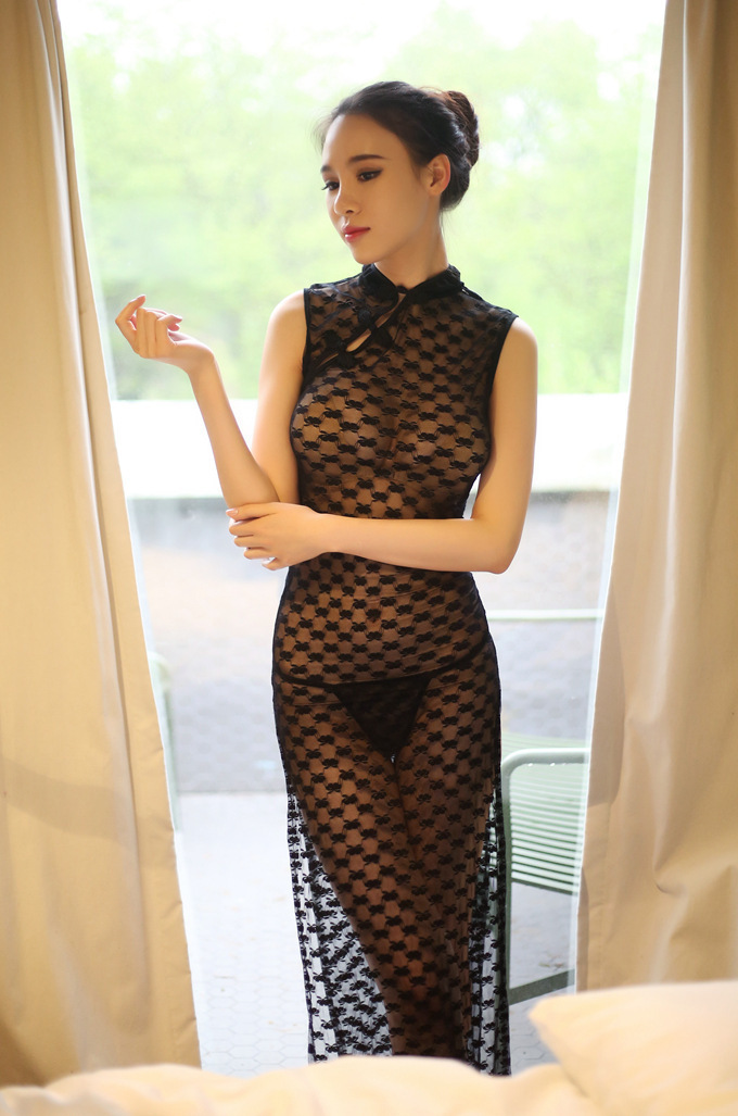 SEXY14 ชุดซีทรูลูกไม้ คอจีนแบบเดรสยาวเข้ารูป เซ็กซี่มาก