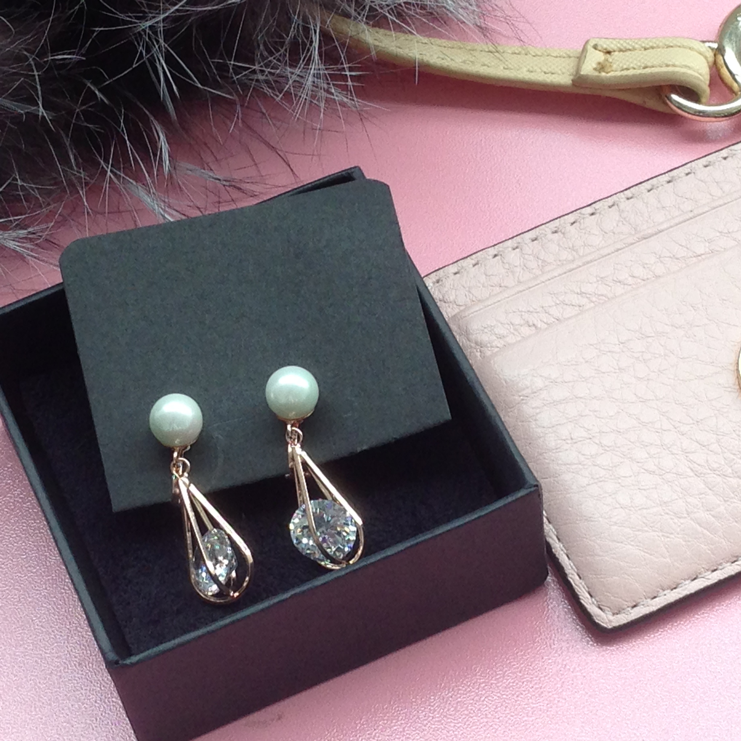 ต่างหูหนีบ Crystal in Maze Clip มีซิลิโคนรอง หนีบไม่เจ็บ เงินแท้92.5% ไม่เจาะหูก็สวยได้_EC123