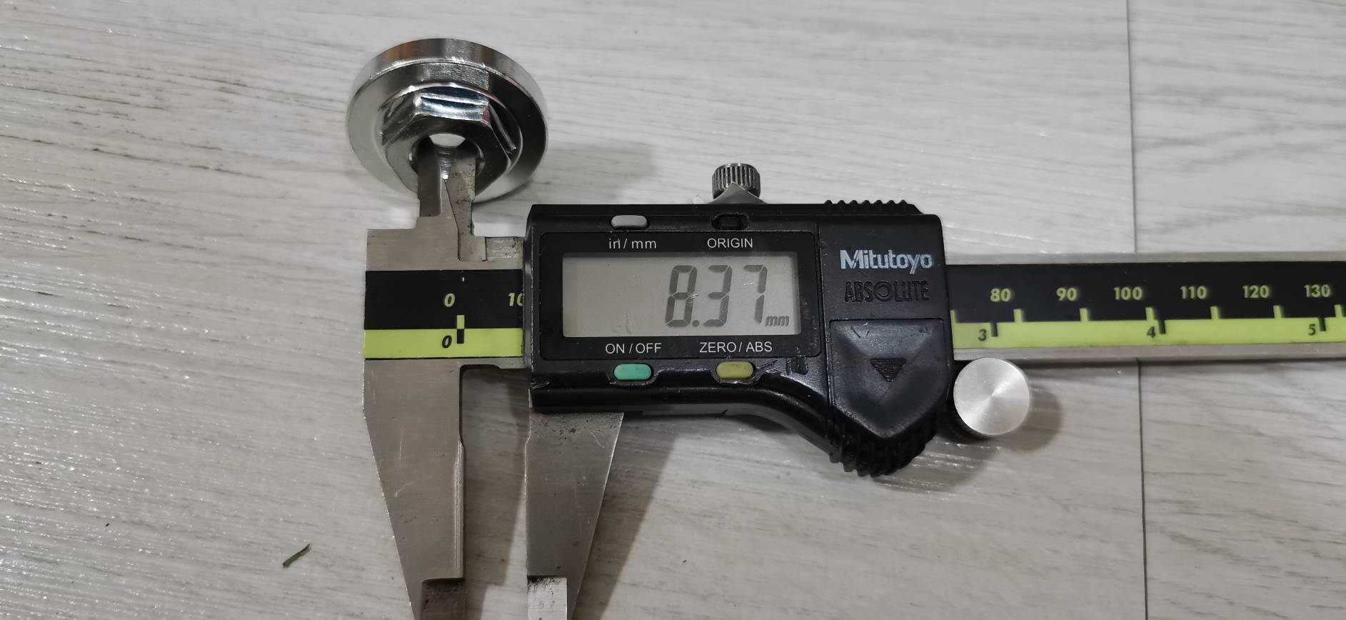 OT135 แหวนล้อคใบตัดหินเจียร 4 นิ้วตัวบน หัวน้อตเบอ 17 ไขง่าย