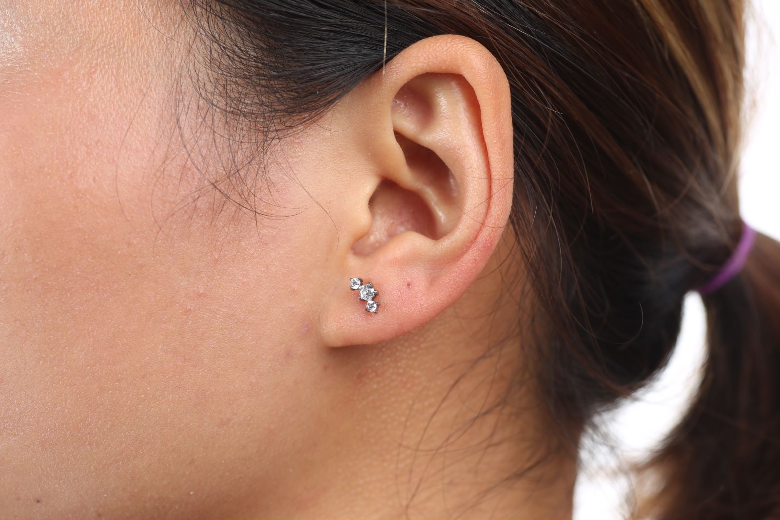 “เช็คสินค้าทัก line ก่อนโอนนะคะ”ไทเทเนี่ยม 100% ต่างหูสำหรับผิวแพ้ง่าย Mostache จิวแป้นแบนขันน็อต ขนาดก้านปกติ ราคา/ข้าง ETC141