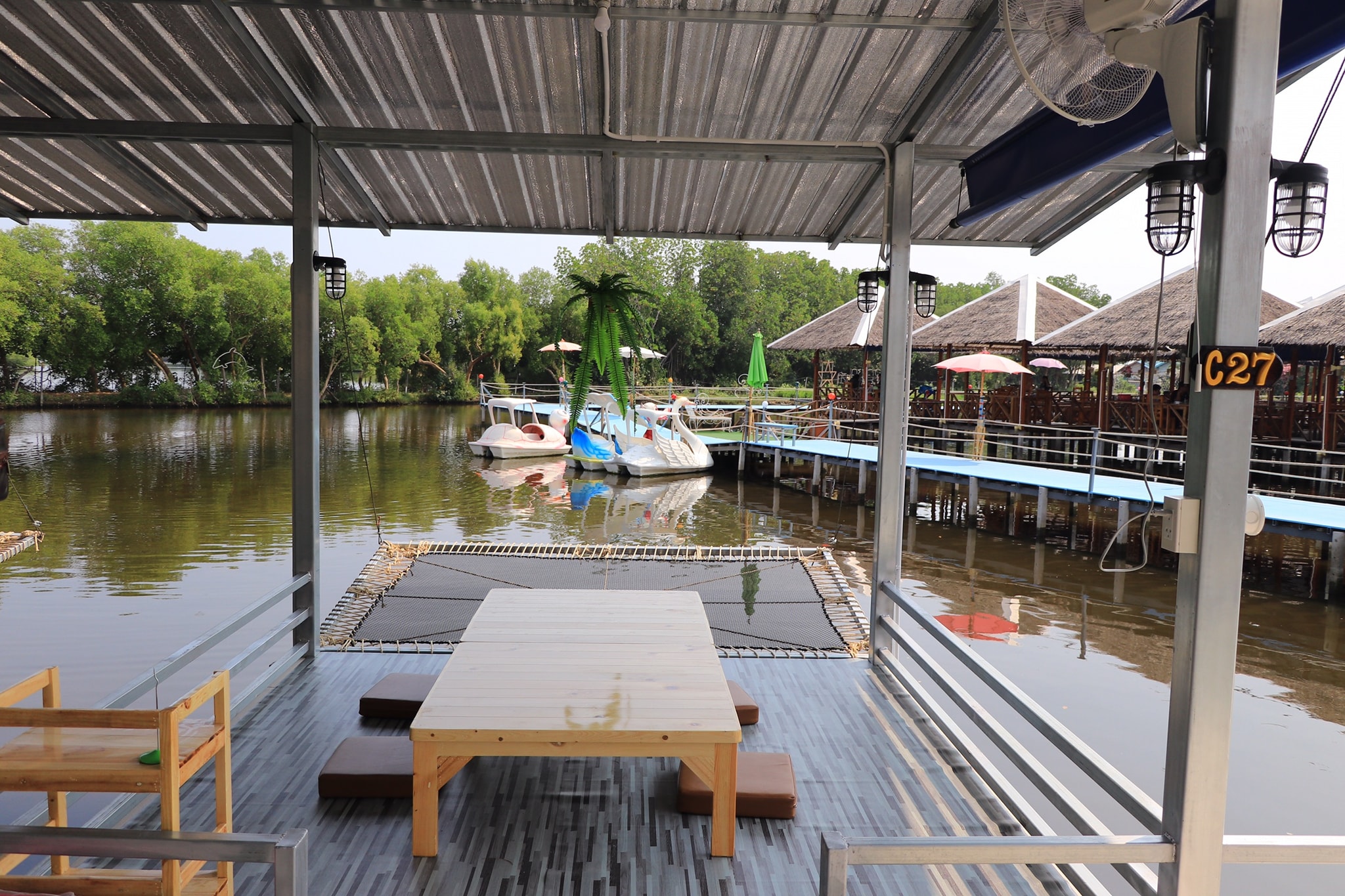 ตาข่ายเปลนอนคาเฟ่