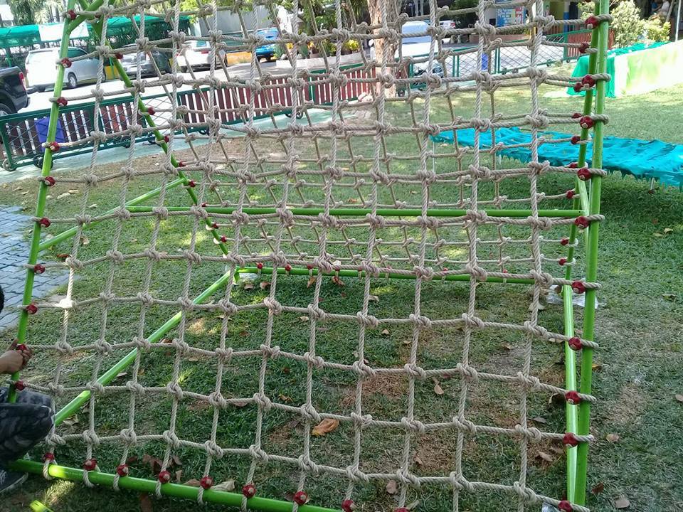 ตาข่ายปีนป่านสนามเด็กเล่น