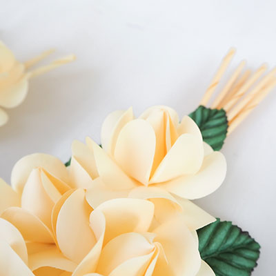 ดอกไม้จันทน์ทิพย์ ช่อประธาน ดอกกุหลาบ 9ดอก