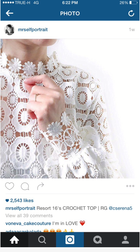 มาเพิ่มค้ะ!! เสื้อแขนยาวลูกไม้ฉลุ Self Portrait ดีไซน์คอลูกไม้ระบายน่ารัก แขนยาวจั้มข้อมือ คัตติ้งเนี้ยบ ซิปรูดหลัง แบบเก๋มากค่ะ (ดาราเซเลปใส่กันตรึม)