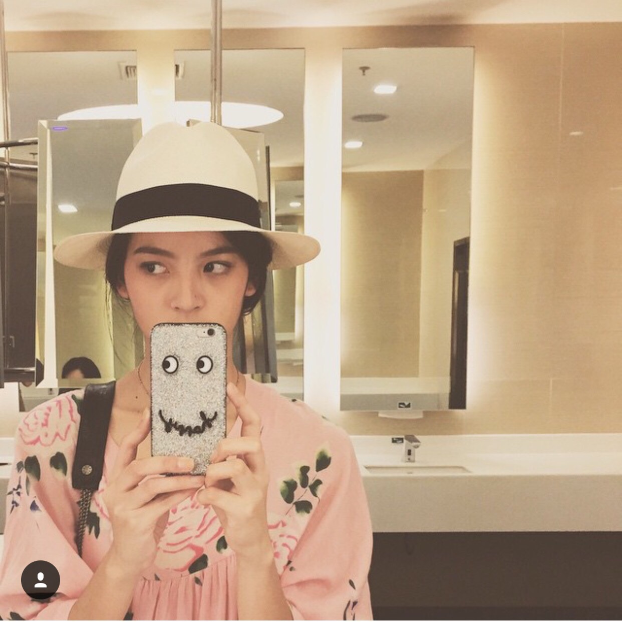 เดรสSoda ลายดอกกุหลาบสีชมพู แบบที่ดาราใส่กันเยอะมากๆๆๆ