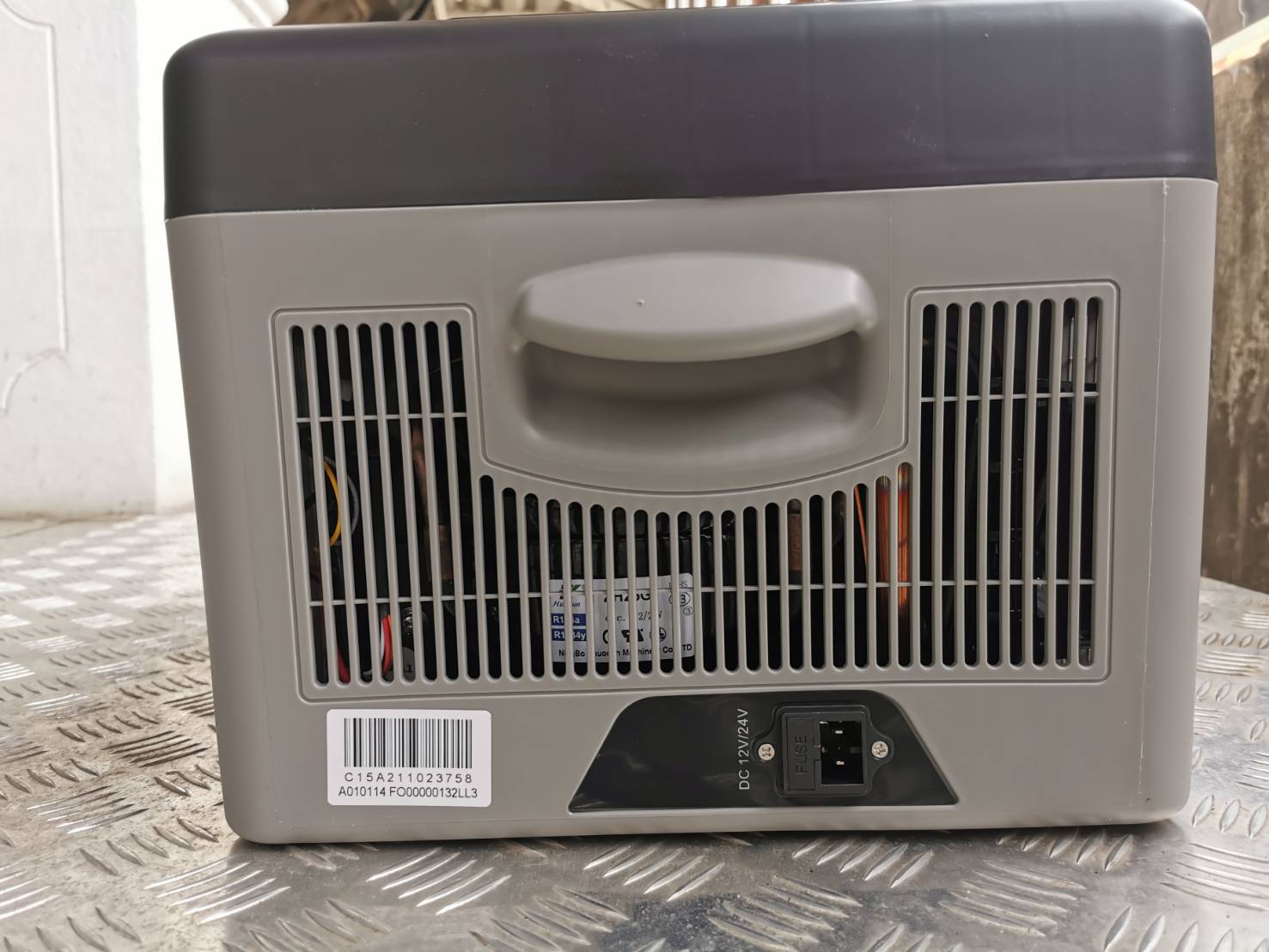 OT220 ตู้แช่เย็นถึงแข็ง -20 ขนาด 15 ลิตร ใช้ไฟ 12V/24V