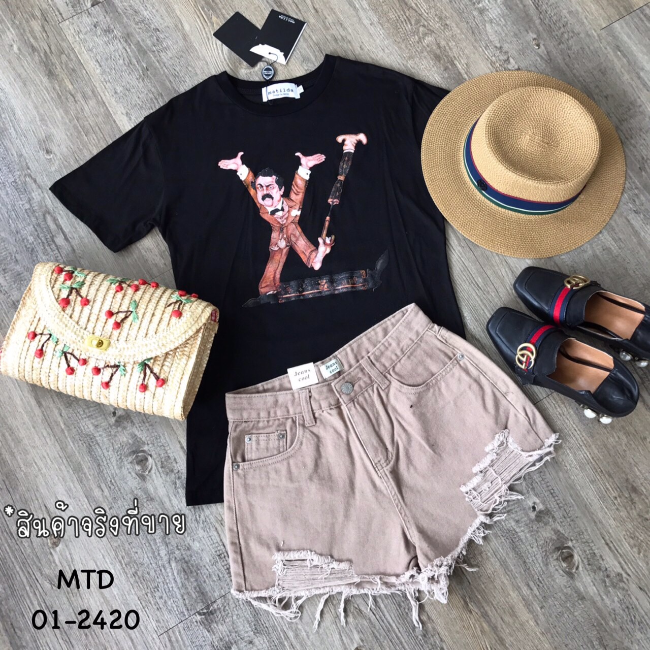 เสื้อยืดสกรีนโล้โก้ Lv ซึ่งเป็นเทคนิคพิเศษเฉพาะของที่ร้านตรงด้านหน้าตัวเสื้อ หรูหราและเก๋มากๆๆค่ะ