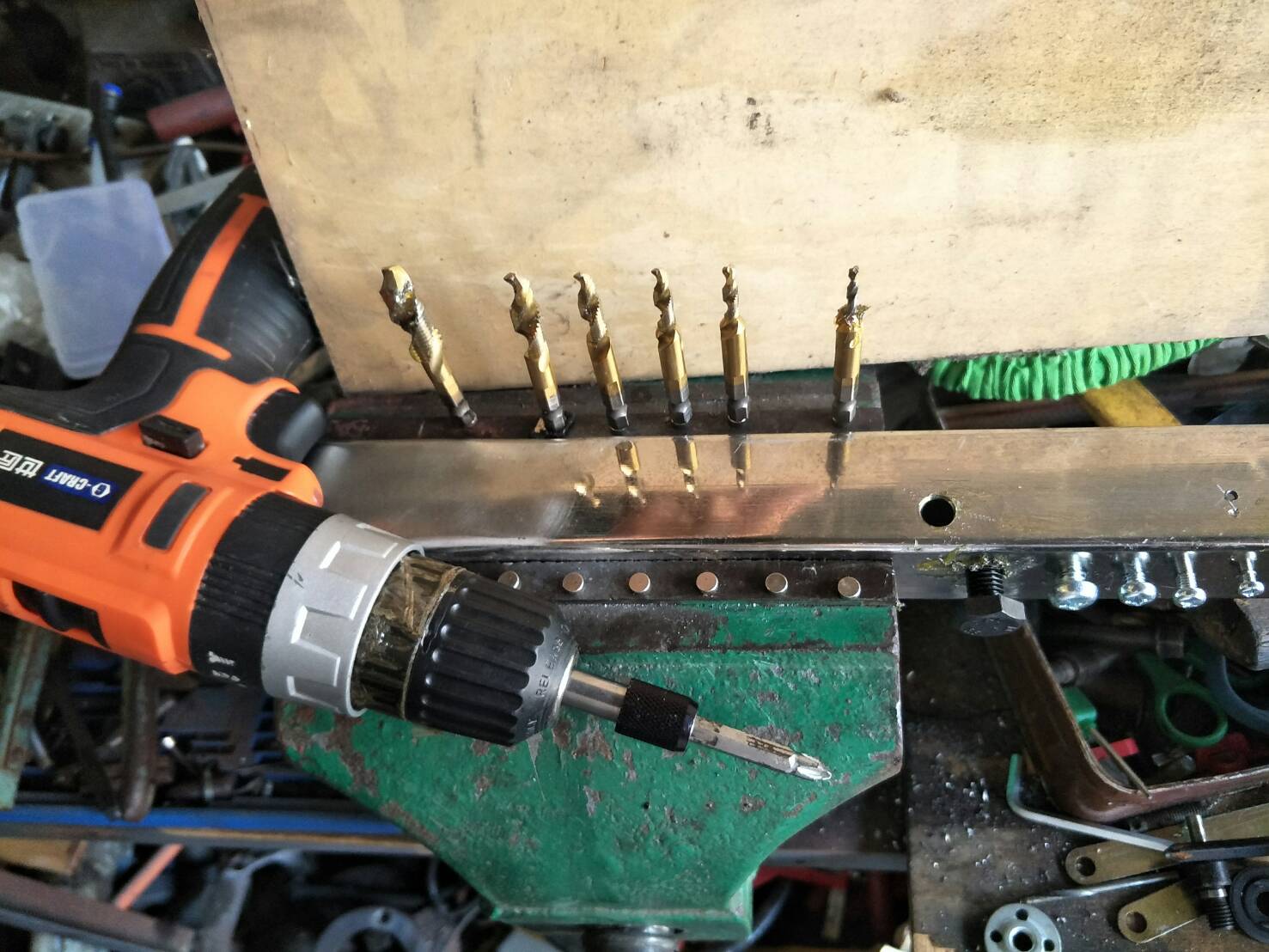 SC01 ดอกต๊าปเกลียวแบบเร็วมีดอกเจาะในตัว M3-M10