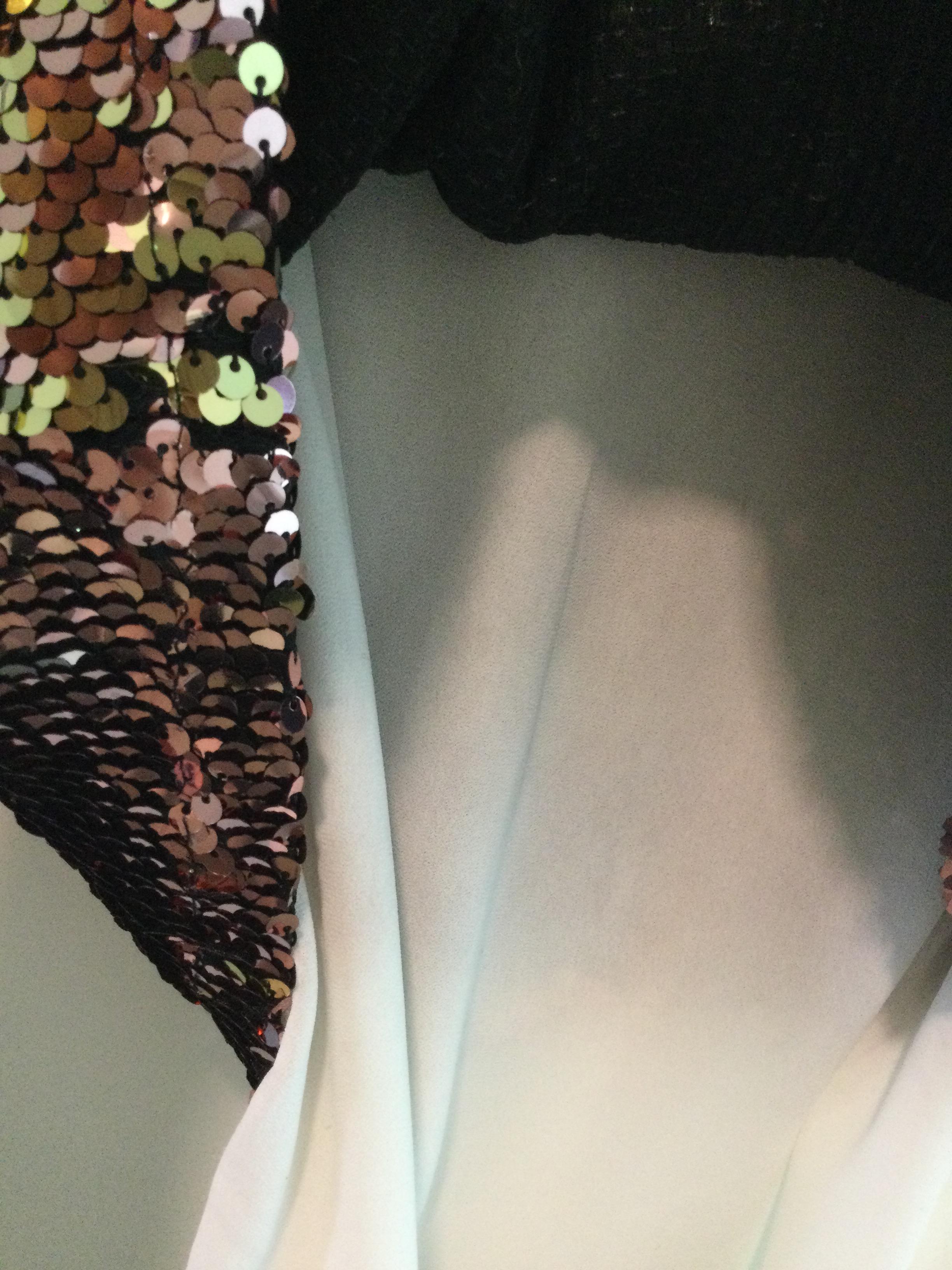 เสื้อปักเลื่อมวิ้งๆ สีทองแกมน้ำตาล