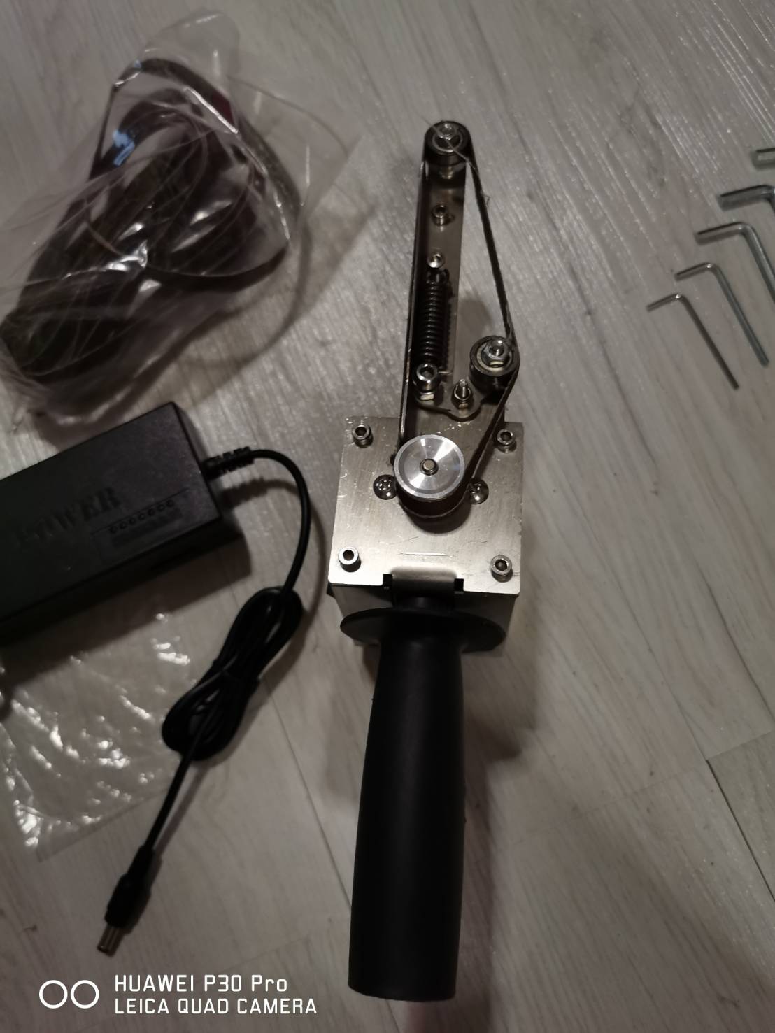 ES16 เครื่องขัดสายพานมือถือ สำหรับ ขัด ไม้ พลาสติก เหล็ก ลับคมใบมีดต่างๆ