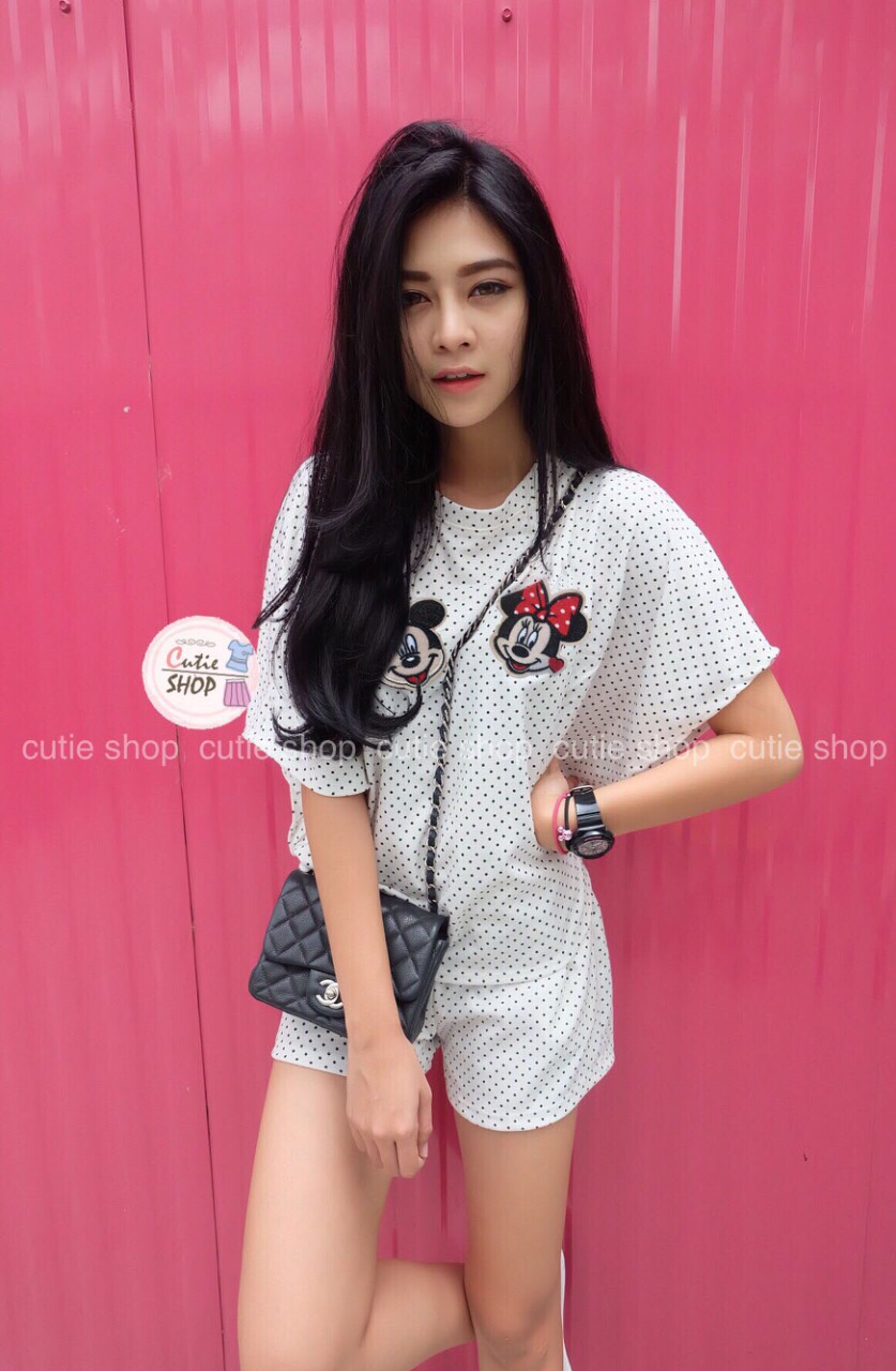 เซ็ตกางเกงขาสั้น มาพร้อมเสื้อทรงค้างคาวลายจุด ติดอาร์มมิกกี้&มินนี่
