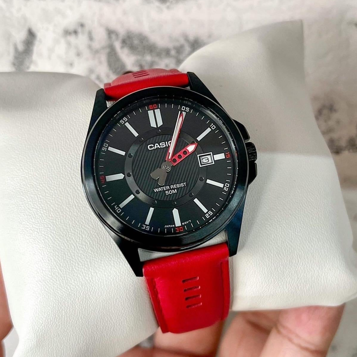 นาฬิกาข้อมือผู้ชาย Casio Standard Men รุ่น MTP-E700 Series MTP-E700BL-1 (สายหนัง) MTP-E700B-1 (สายแสตนเลส)