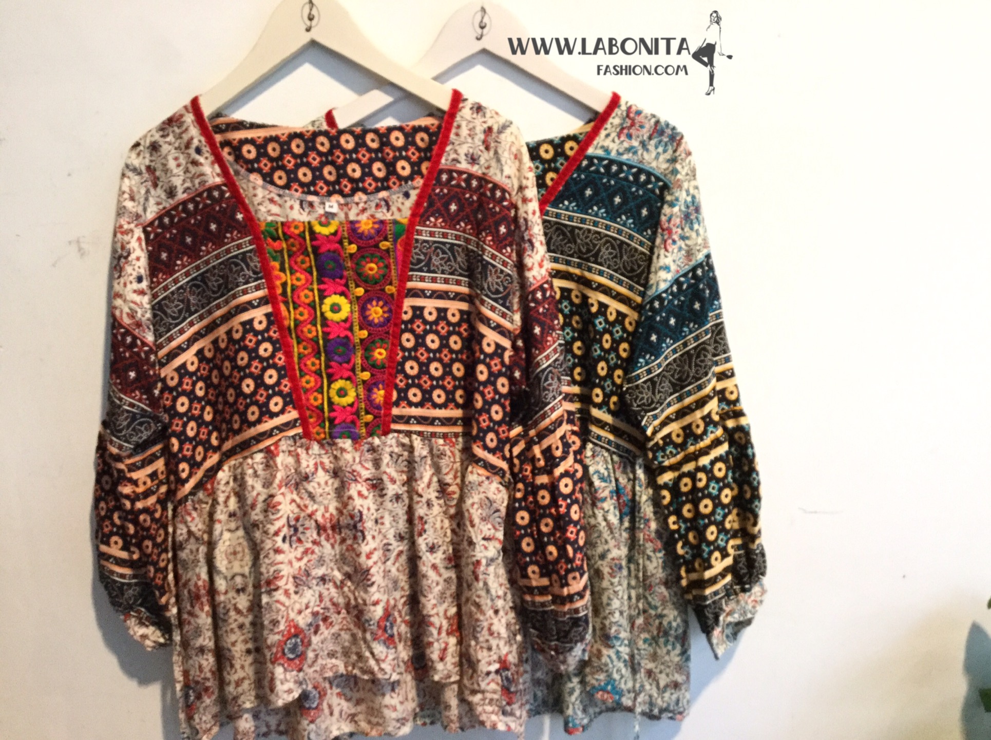 เสื้อโบฮีเมียนทรงสวย อกเสื้อปักลายชนเผ่างานน่ารักมากๆค่ะ