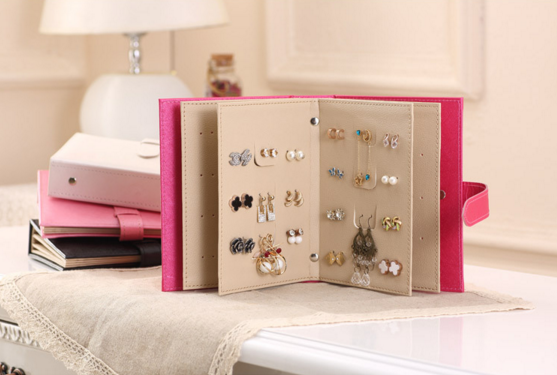 หนังสือใส่ต่างหู Book of Jewelry สำหรับพกพา ใส่ได้มากกว่า 42 คู่ (เจาะเพิ่มได้อีก)_OB000