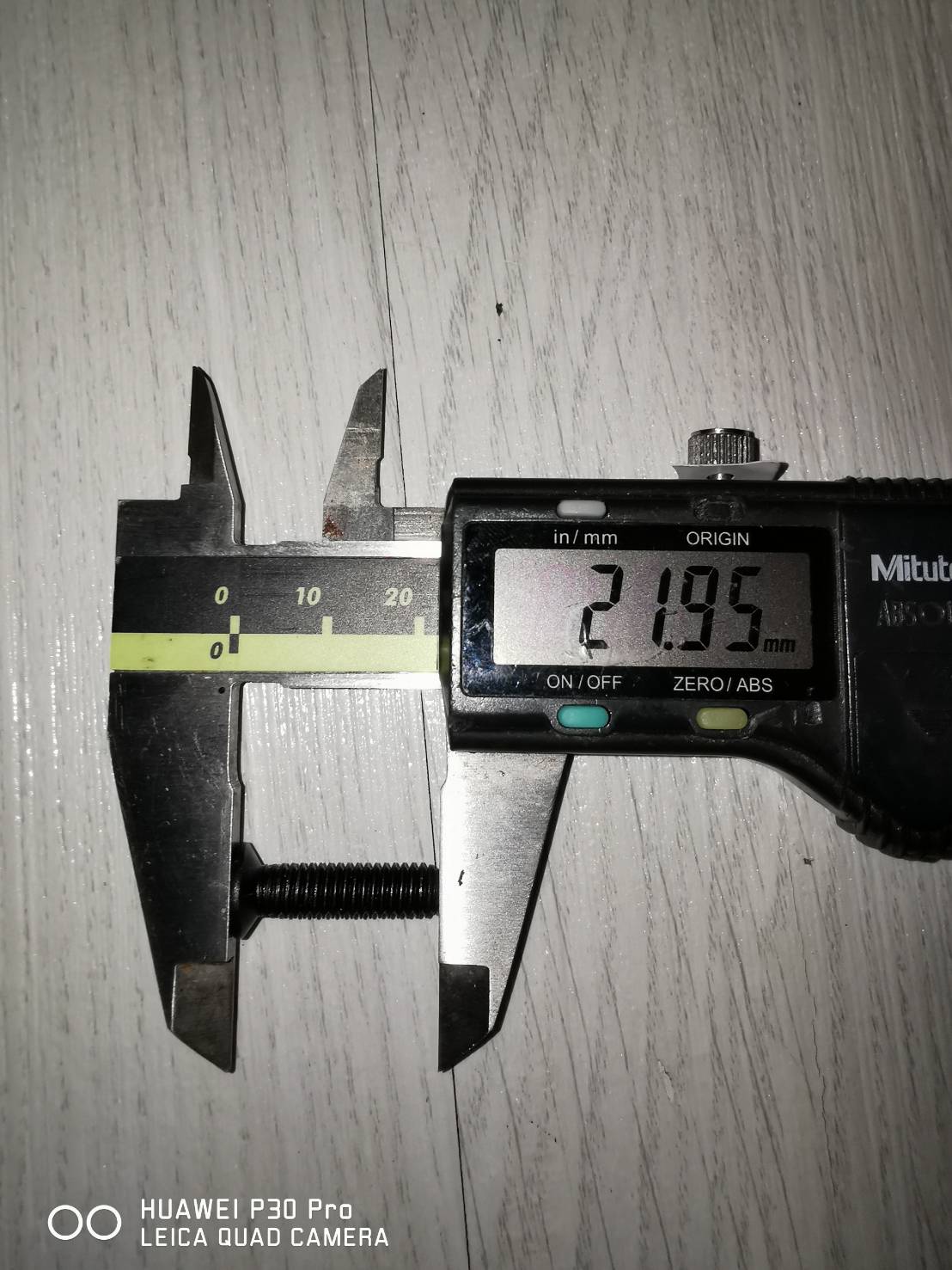 AD39 น็อตเกลียวซ้าย M6 สำหรับยึดหัวจับสว่าน 4 หุล