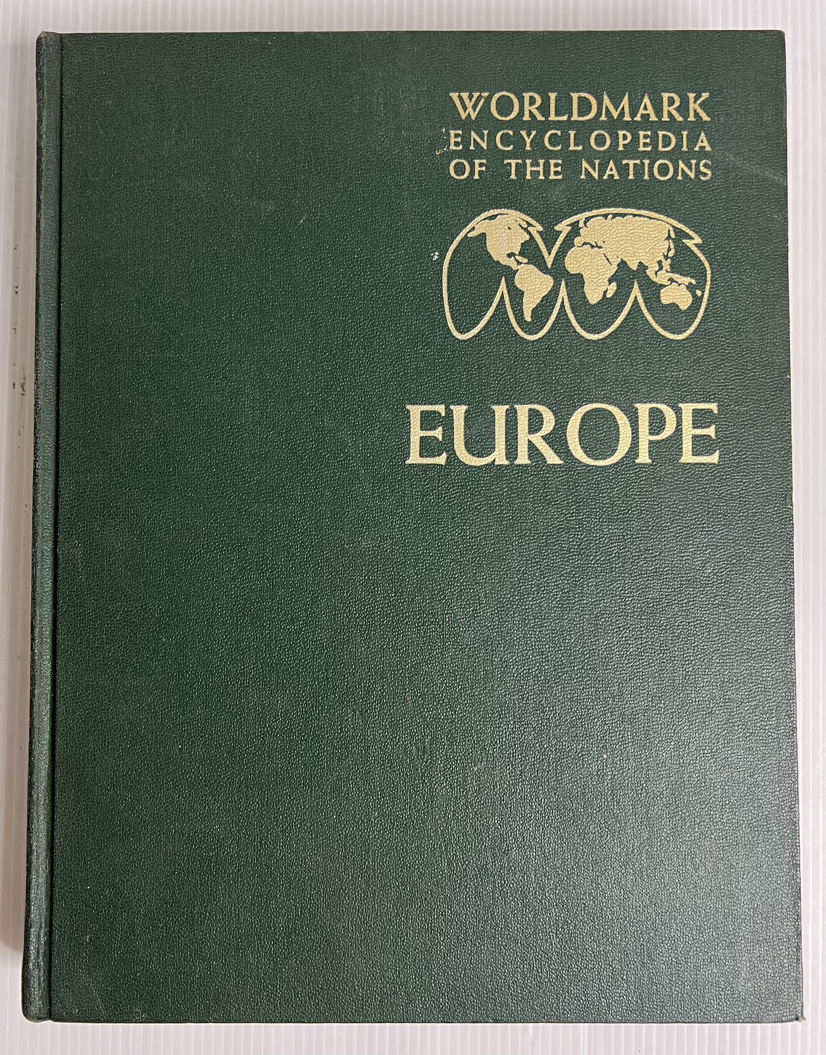 Worldmark Encyclopedia of the Nations Shelly Dickey 1967 80-90% Hardcover