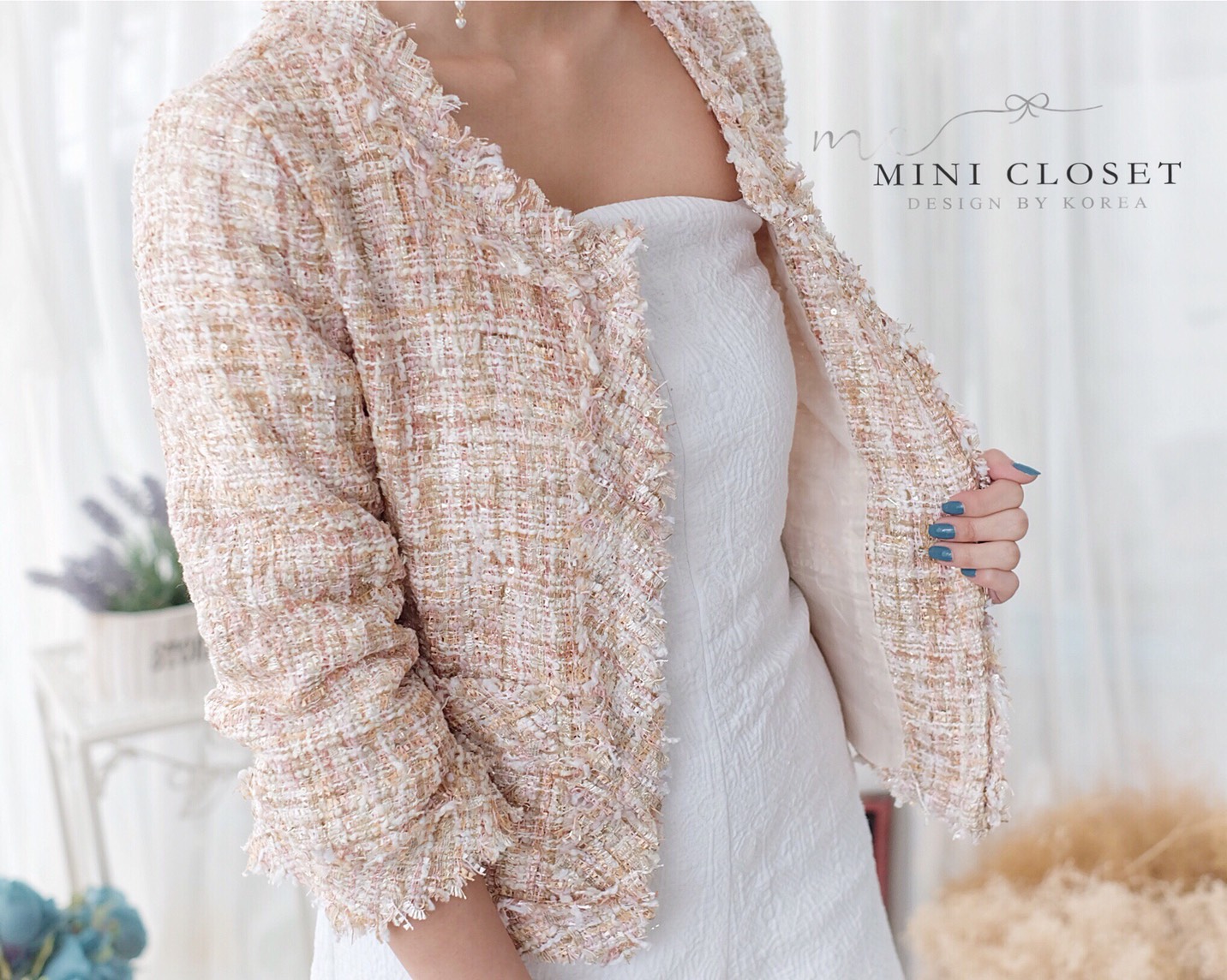 เสื้อคลุมตัวสวย มาใหม่ ไฮโซ ดูดี เนื้อผ้าชาแนลสวย แซมดิ้นเงินวิ้งๆวาวๆ