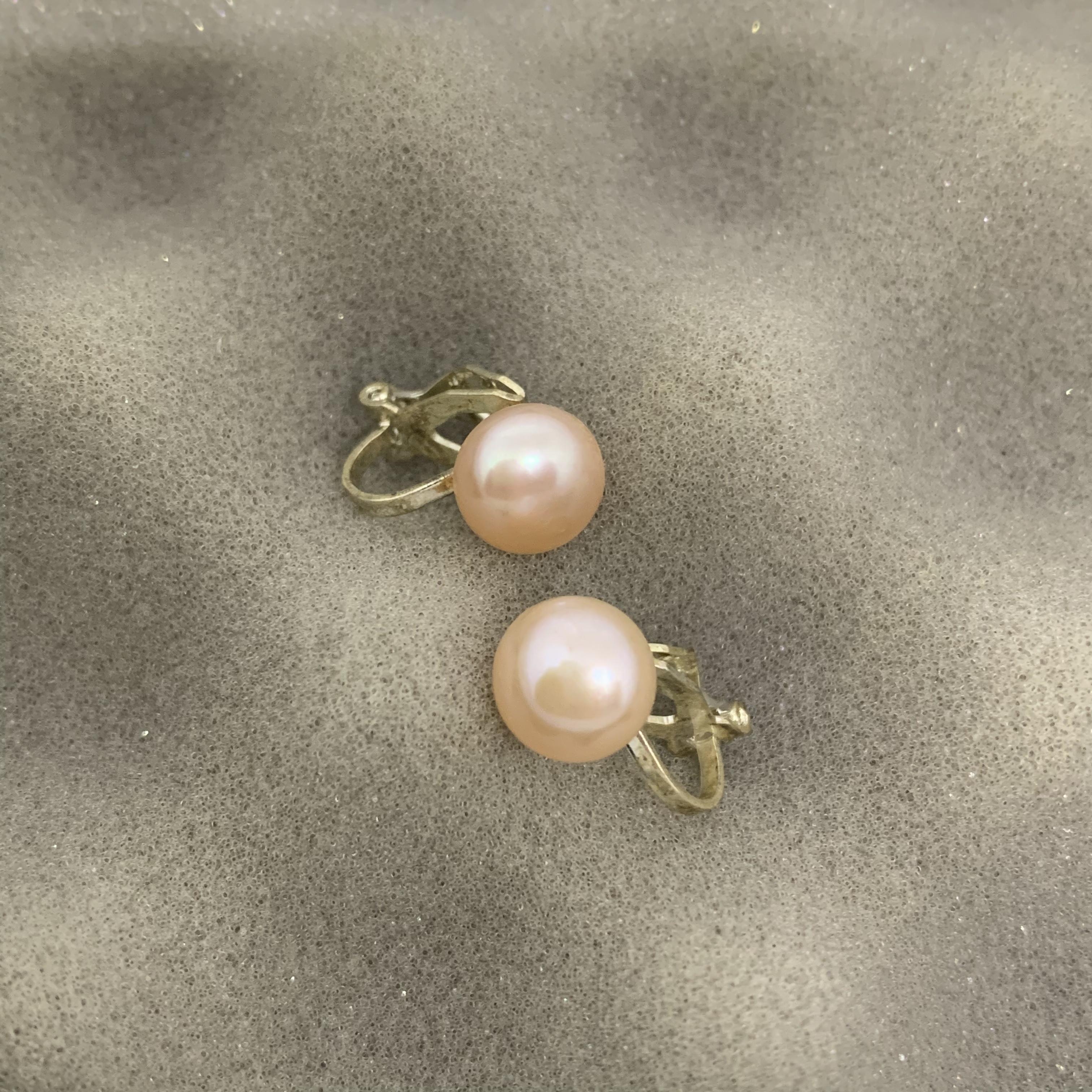 ต่างหูหนีบไข่มุก(เลี้ยง)มีซิลิโคนรอง หนีบไม่เจ็บ เงินแท้92.5% ไม่เจาะหูก็สวยได้_EC012