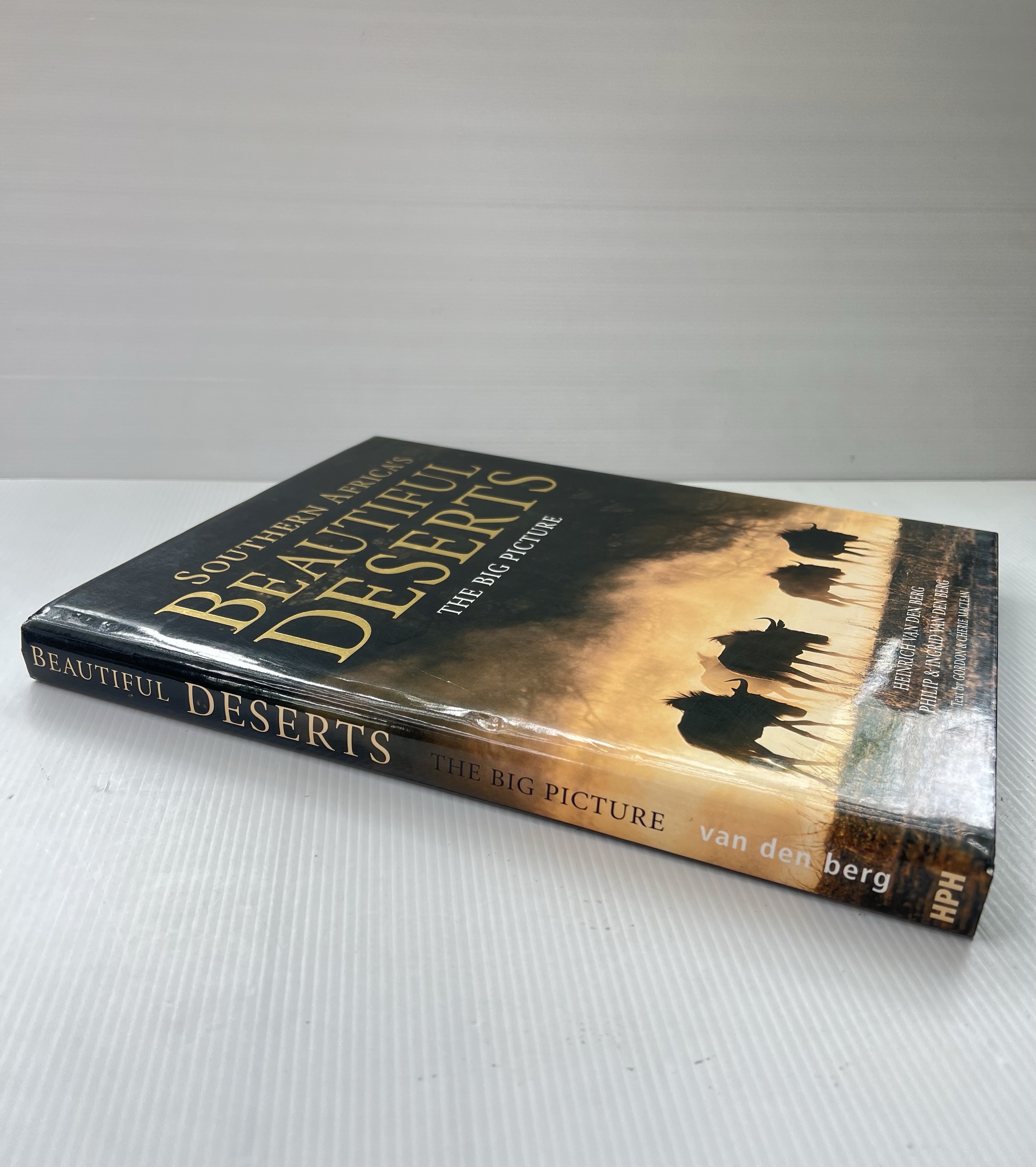 Southern Africa's Beautiful Deserts: The Big Picture Van den Berg, Heinrich 2005 90-99% Hardcover