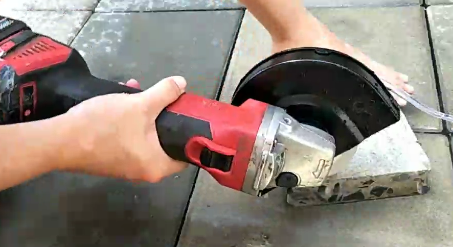 G18 บังใบดักฝุ่น+มีน้ำหล่อ+ปั๊มน้ำ สำหรับหินเจยีร 4 นิ้ว หมดฝุ่นงาน เซาะร่องปูน งานตัดกระเบื้อง